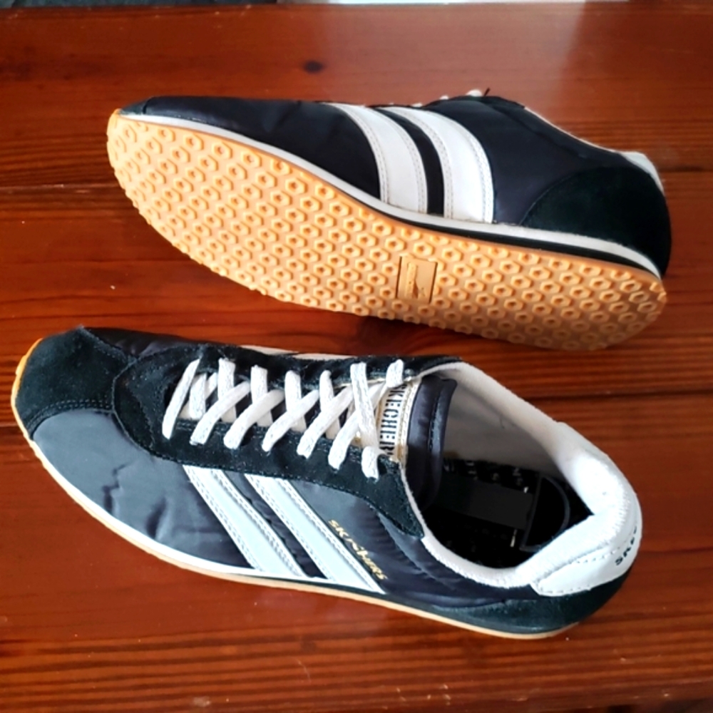 SKECHERS Black Leather Low top Shoes Size 9.5